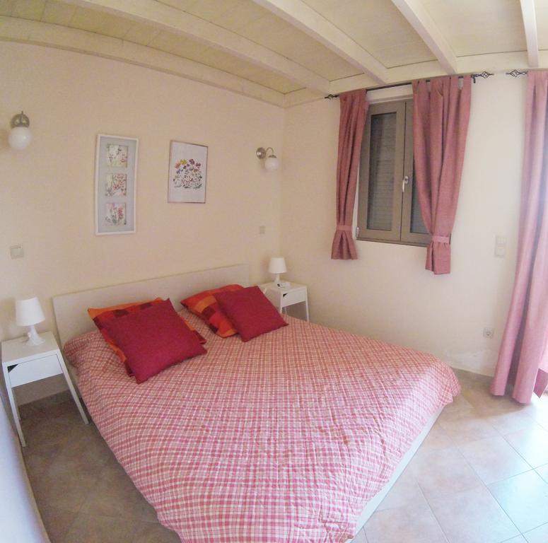 Arapakis Apartment Aegina Buitenkant foto