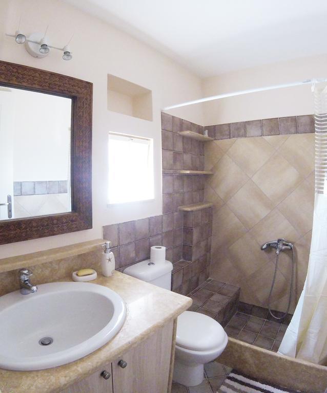 Arapakis Apartment Aegina Buitenkant foto